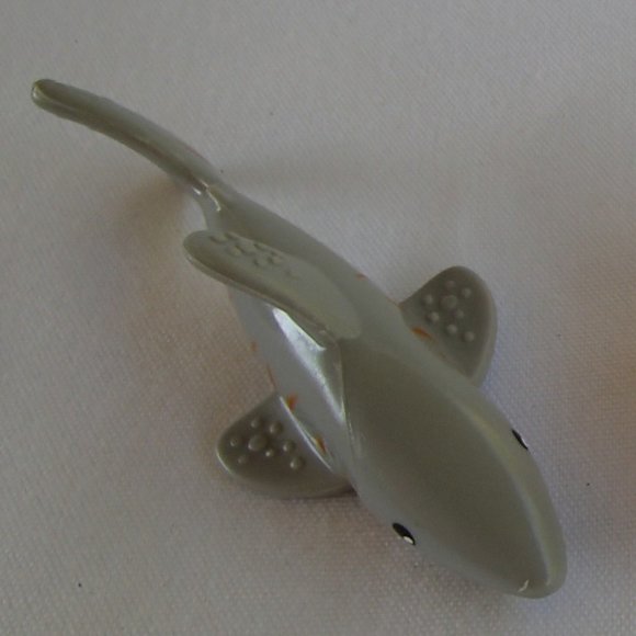 Dollhouse Mini Rare Barbie Mattel Shark 2010 T7018 AND Sea Urchin With Seashells - Picture 9 of 16